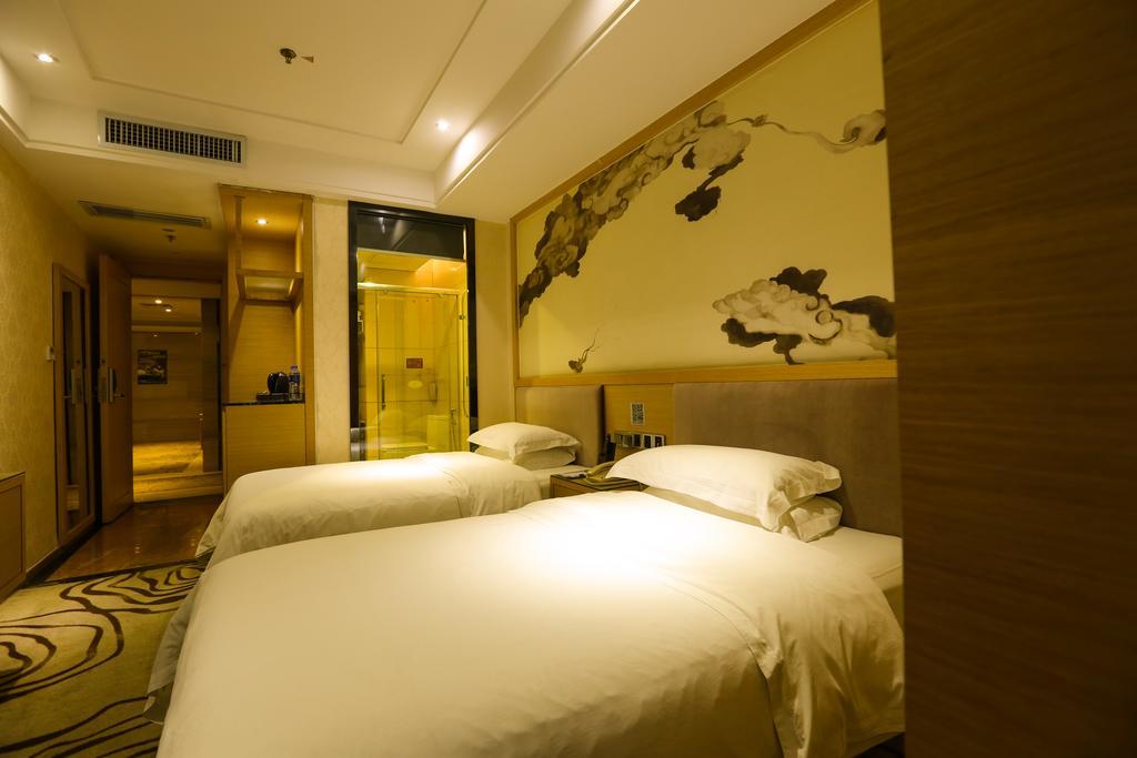 V8 Hotel Train Station กวางโจว ภายนอก รูปภาพ
