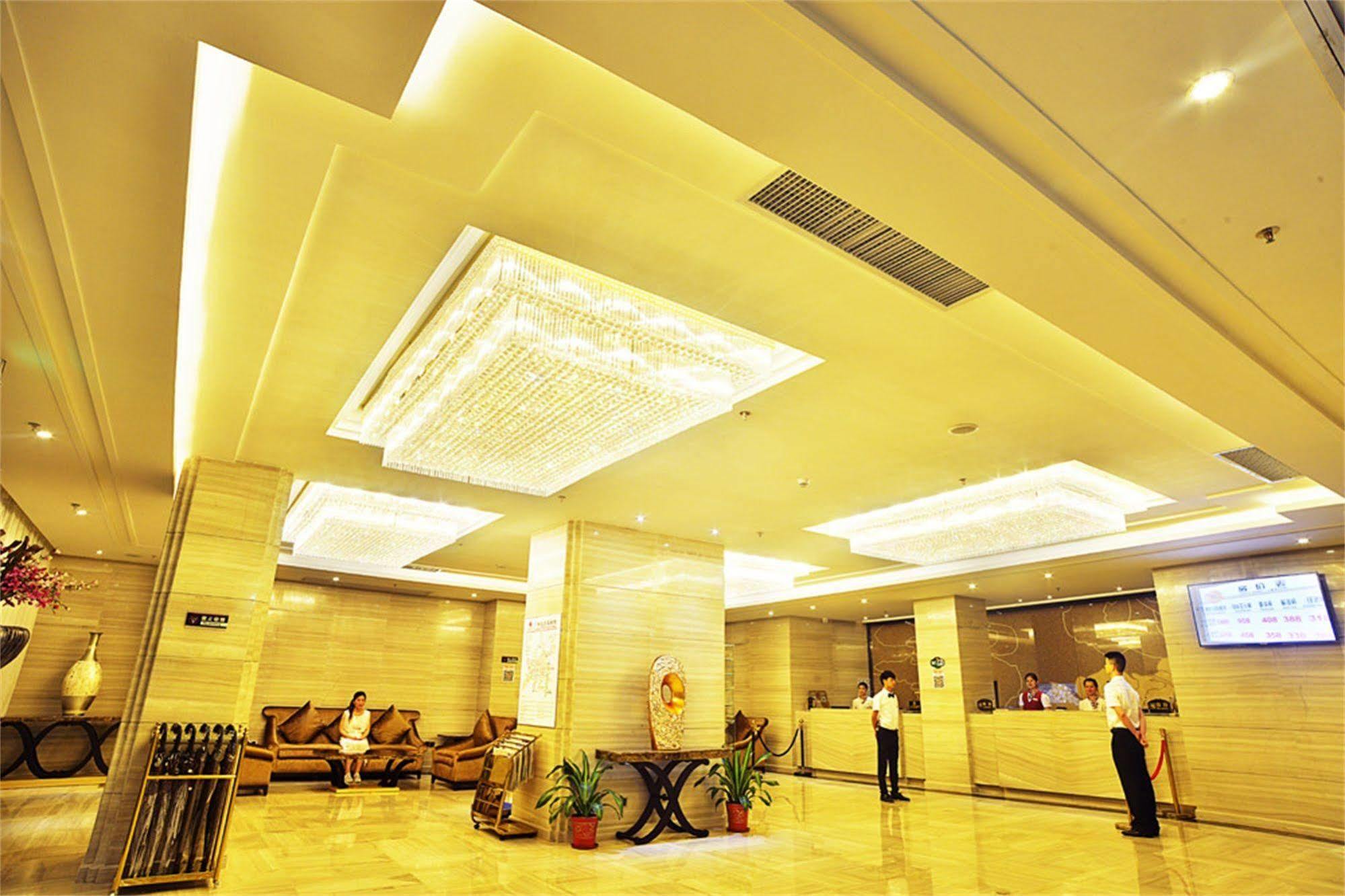 V8 Hotel Train Station กวางโจว ภายนอก รูปภาพ