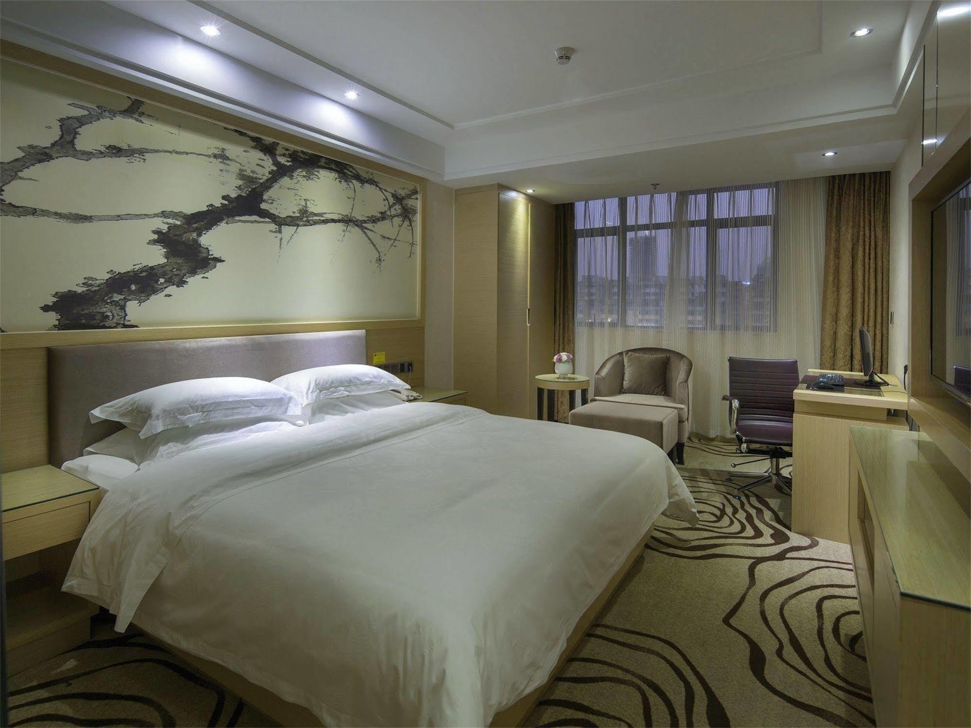V8 Hotel Train Station กวางโจว ภายนอก รูปภาพ