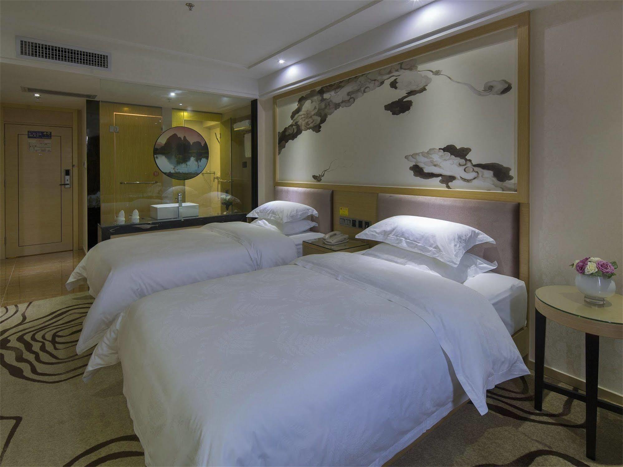 V8 Hotel Train Station กวางโจว ภายนอก รูปภาพ